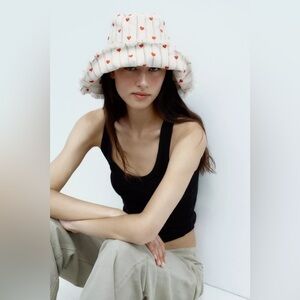 ZARA STRIPED HEART EMBROIDERED BUCKET HAT
